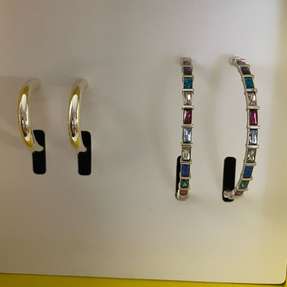 NWT Kendra Scott 2 Pieces Set Thora & Colecte Earrings Set Gold jewel tone mix - Picture 2 of 6